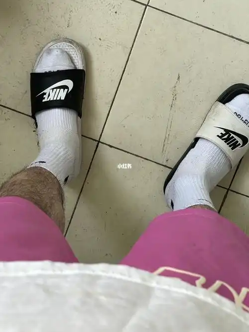 猛男真的很爱粉色#白袜  #体育生  #篮球体育生