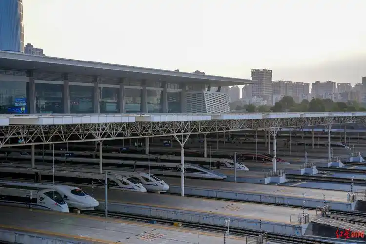 或将创历史新高铁路中秋国庆假期运输启动成都东站预计发送旅客4758万