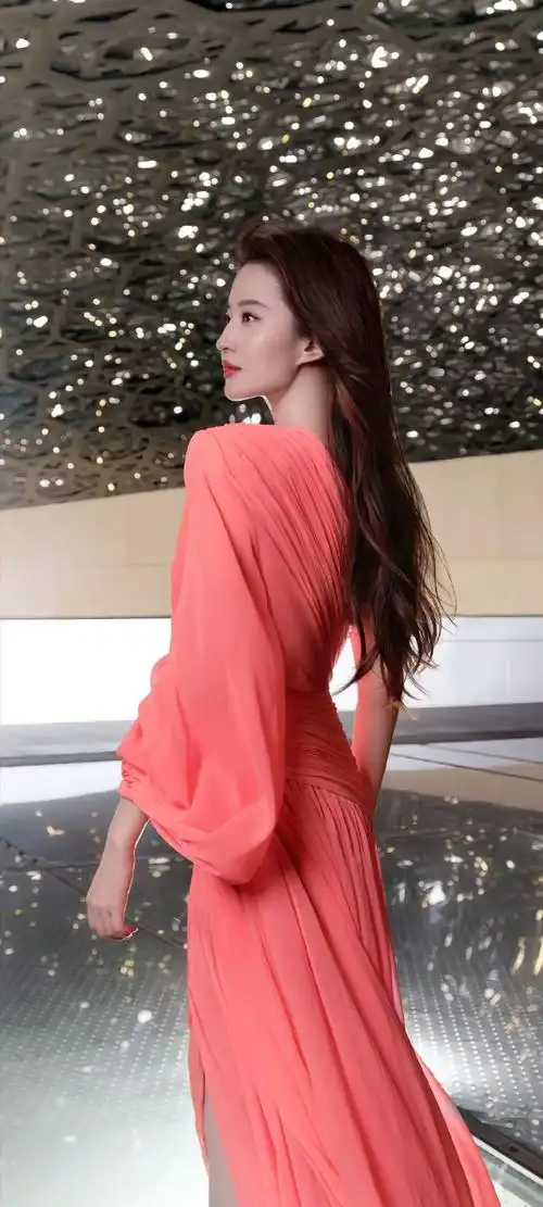 刘亦菲蓝色v领吊带裙