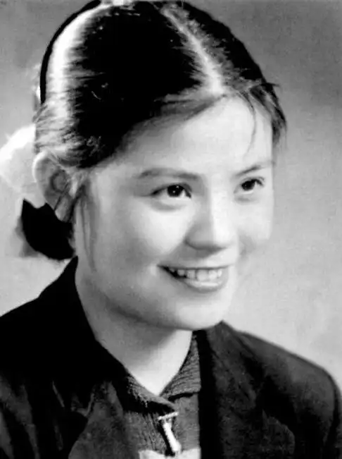 50年代影星家贺小书今86岁精神俱佳人淡如菊