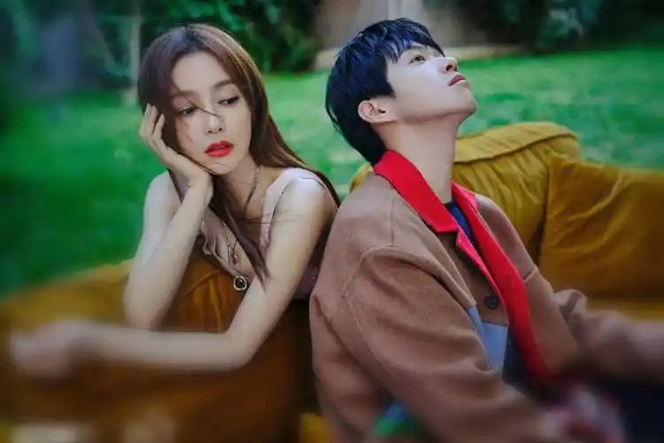 秦岚魏大勋疑似情断,未官宣姐弟恋或将终结,当事人尚未回应_恋情_处理