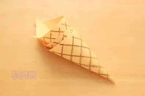 夏天手工用纸张制作各种口味冰淇淋步骤图解