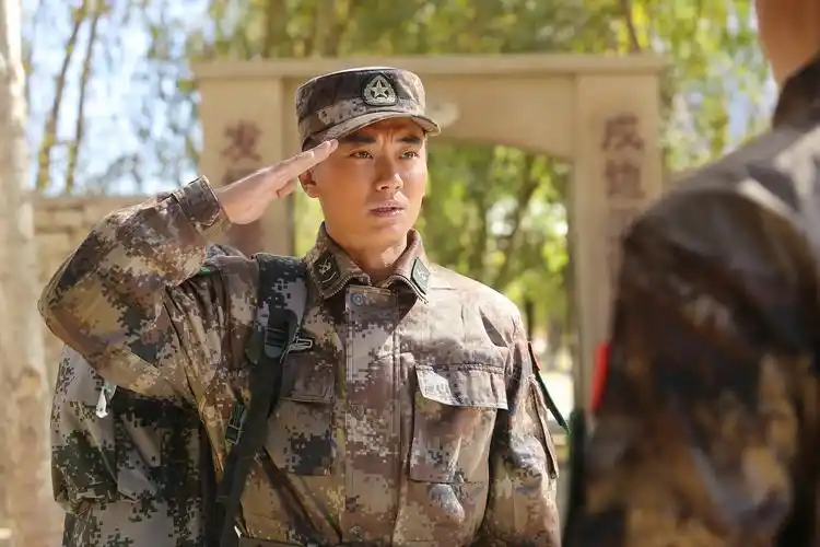 没有陈宝国庇护,改名后的陈月末,在《大决战》不再像"关系户"