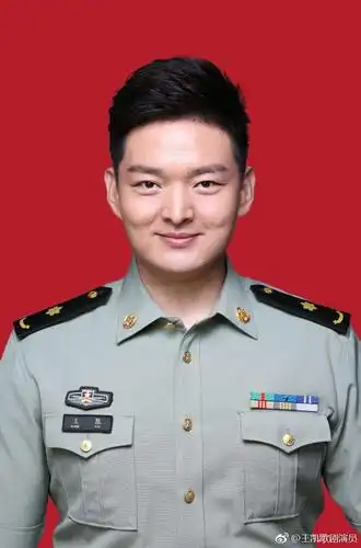 今天是建军节来看看声人的军装制服照吧再再次更新八路蔡