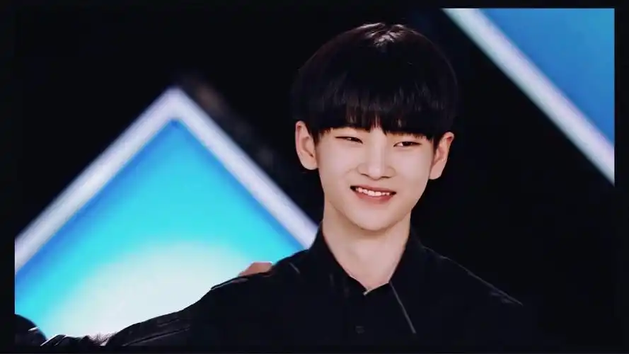 有没有周震南好看的电脑壁纸