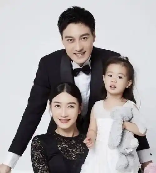 "安陵容"陶昕然低调嫁给了"小吴彦祖"何建泽,这背后鲜为人知的故事也