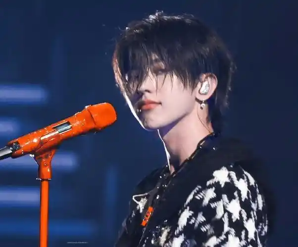 蔡徐坤头像 一款很有品味的男头.  #蔡徐坤#cxk