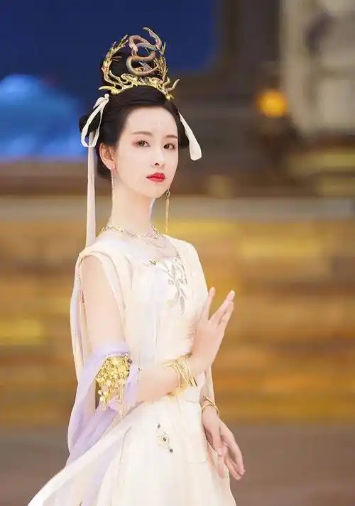 网评最美古装女神,热巴第十,刘诗诗赢杨幂,冠军是真仙女吧_造型_剧中