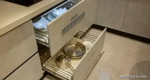 二,用抽屉替换橱柜柜门