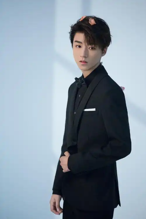 tfboys王俊凯飘柔代言花絮照图片 _ 图片网