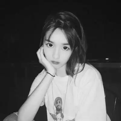 女生黑白头像伤感霸气大全2019不怕天黑只怕心碎