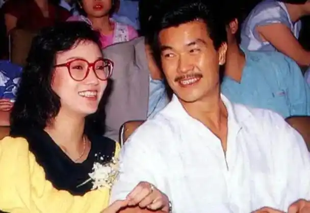 黄锦燊样貌普通为何能娶到赵雅芝看看他的传奇经历就不奇怪了