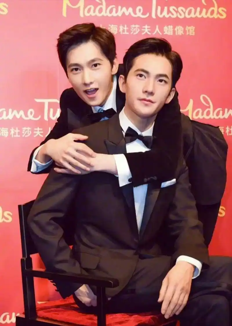 油腻男里,其实我一直对杨洋都不算反感的,仅仅感觉他就是个比较自恋的