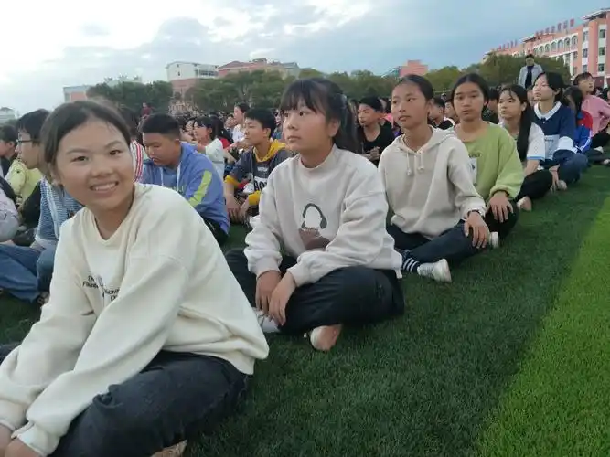 杨圩初中第十七届田径运动会初二(1)班精彩瞬间