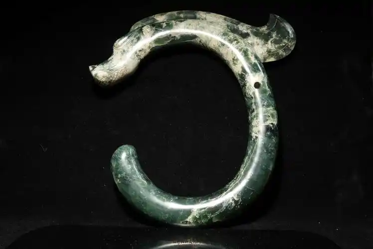 红山文化玉器c型龙任南珍藏
