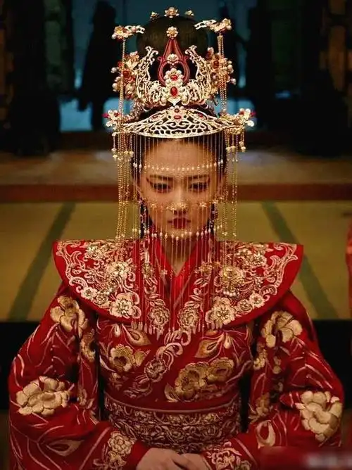 华丽丽的8顶古装新娘凤冠:扶摇冠宛若风铃,孟婆冠形如流水瀑布_网易