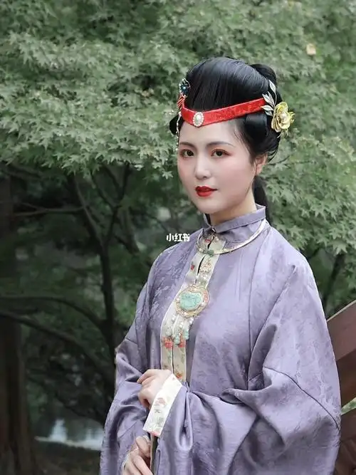 送小视频噢#汉服  #汉服妆造  #汉服摄影  #汉服写真  #汉服发型