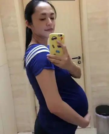 02>02 滚动新闻 02>02 娱乐资讯 10月3日,姚晨在微博晒出孕期