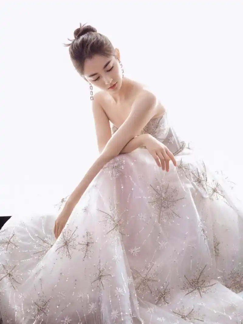 2020年度大势艺人陈钰琪 阿阿阿今天才有的高清图.