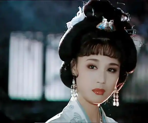 看容妃李建群20年颜值变化,才知道,被岁月遗忘的美人有多惊艳