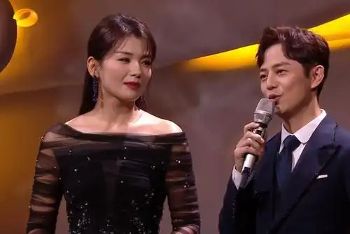 金鹰颁奖礼高清镜头下的明星:宋茜脸上现奇怪凹痕,李易峰微发福