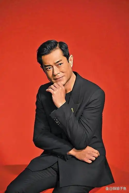 古天乐庆53岁生日,妈妈现身宛若姐弟!他曾说为父母宁愿娶女佣