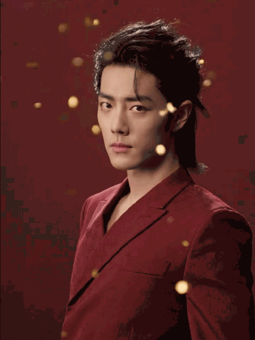 肖战跟红色太配了##肖战红西装大背头