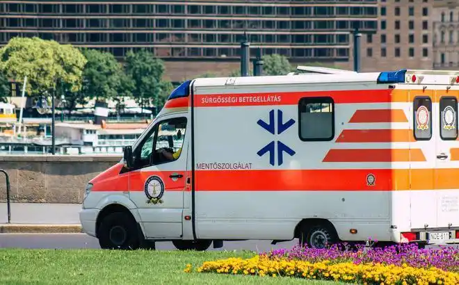 法国医疗系统崩溃住院激增75