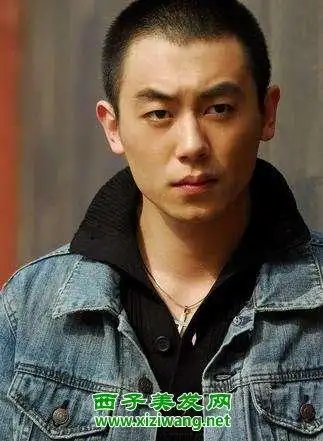 朱亚文寸头发型徒刑 示范男生帅气寸头发型如何扎(2)