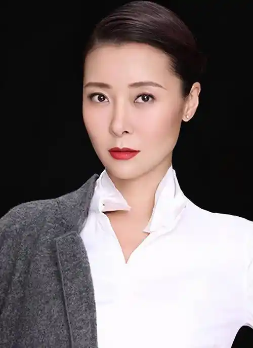 柯蓝,婚姻状况已成谜,她终于活成,所有人都羡慕的样子_黄志忠_何音