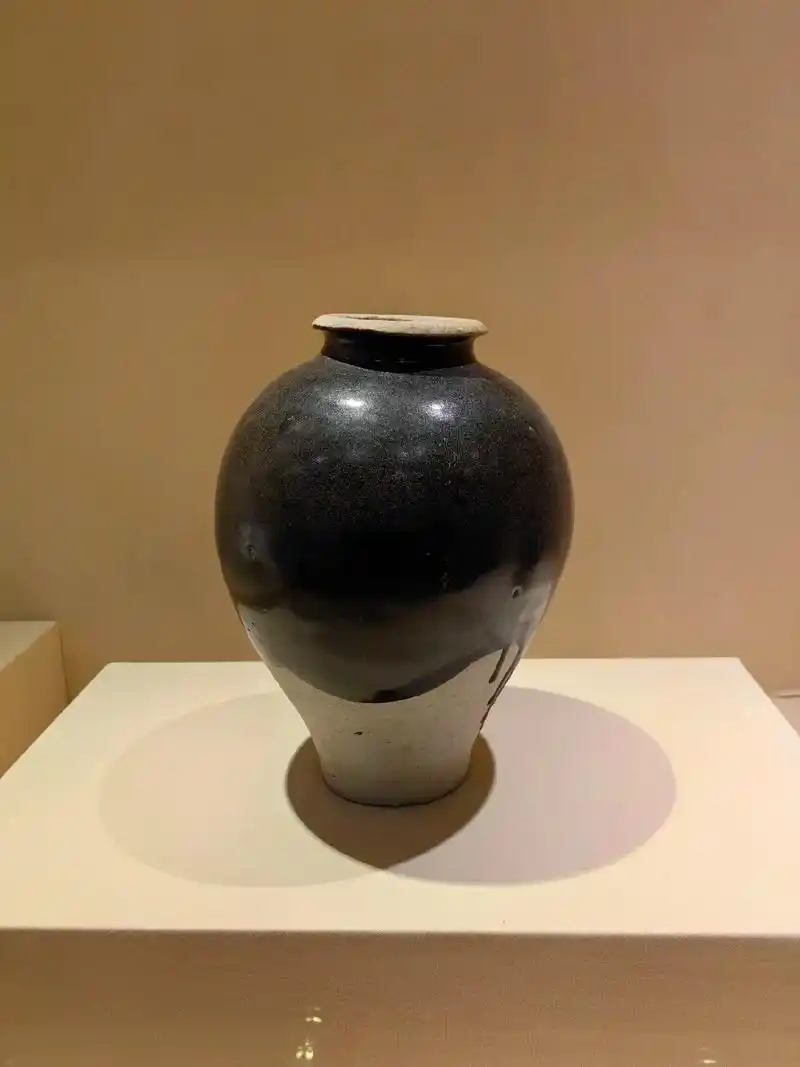 唐 巩县窑黑釉罐#艺术品 #瓷器收藏 #陶瓷艺术 #艺术品不 - 抖音