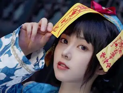 听说最近有很多抓僵尸的道士 好害怕呀#小僵尸 #cos#cosplay