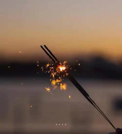 深夜唯美伤感个签,我充满痛苦,但我每天早上醒来,我都微笑着!