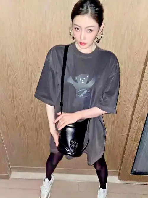 穿丝袜的张天爱是那么迷人_网易订阅