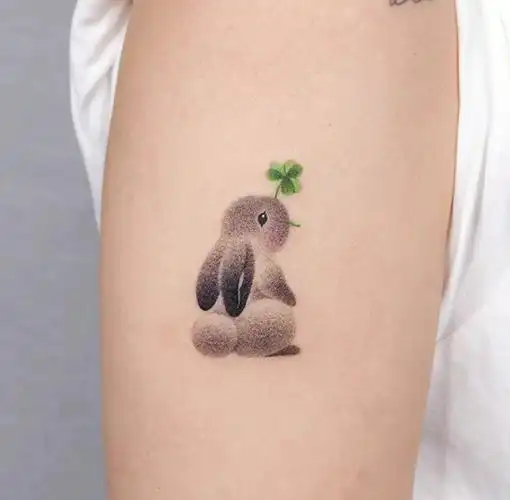 可爱的点刺小猫咪跟小兔子.图片来自ins  作者:kirbeeys#纹身也清新