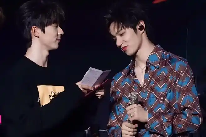 文祺 浪漫有迹可循##马嘉祺刘耀文塞了一嘴吃的