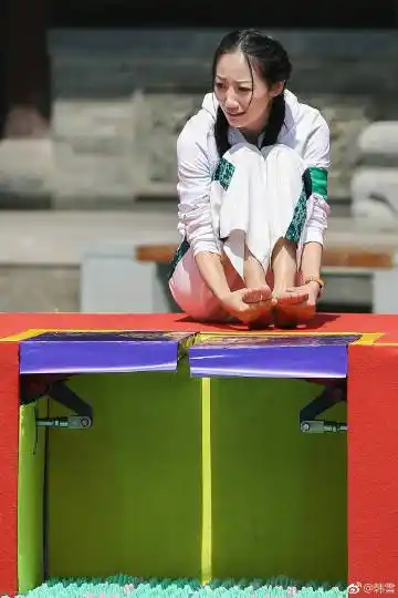 心痛赫赫一秒钟展开更多评论石小妹angel:跟指压板干上了来自韩老师的