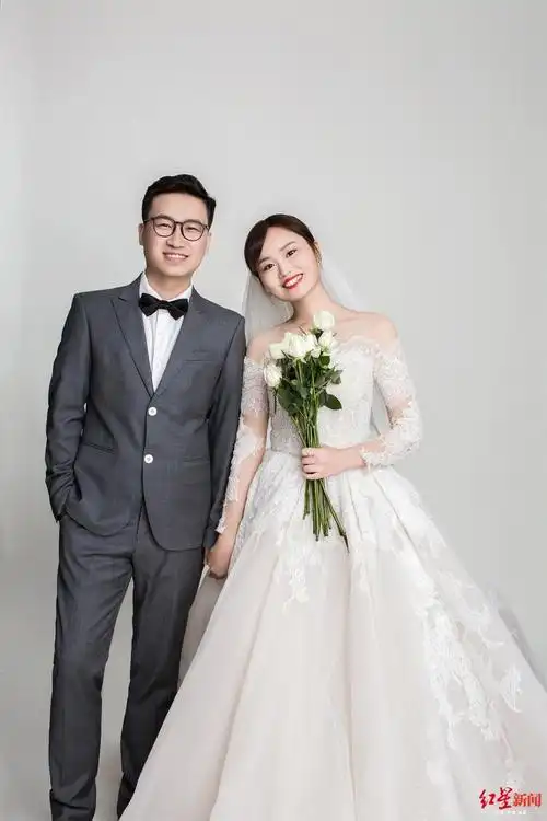 刘庆与未婚夫婚纱照