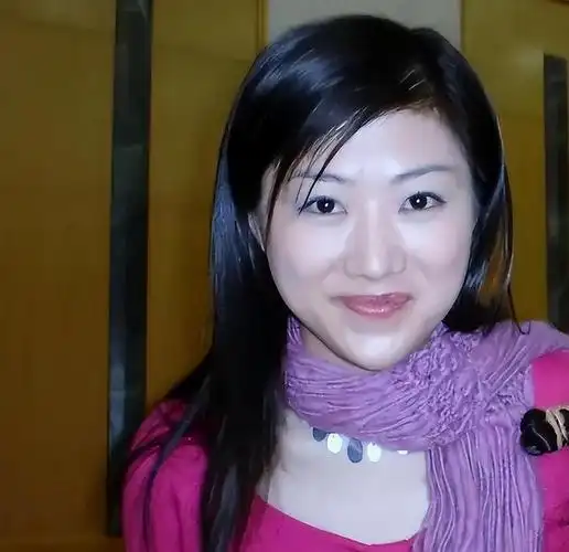 上海主持人杨蕾与土豆网总裁闪婚闪离搭档房海燕离开压力大