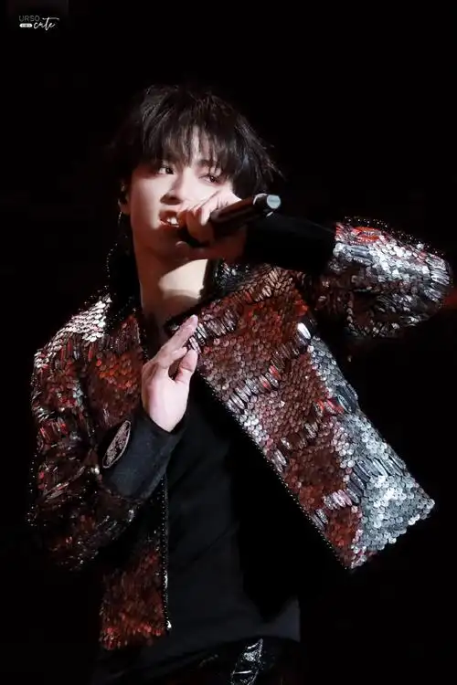 day-1-#刘耀文舞蹈solo#-#刘耀文 唱跳rap全能ace#feel me-刘耀文舞台