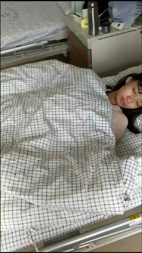 女朋友睡着了可能睡醒了就会舒服点吧