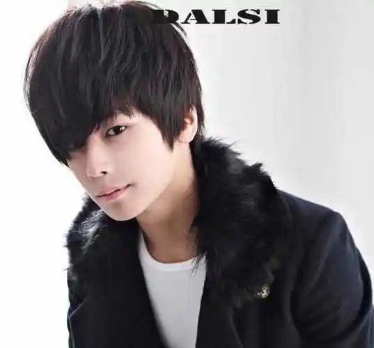 流行男生定位烫发型打造阳光帅气男