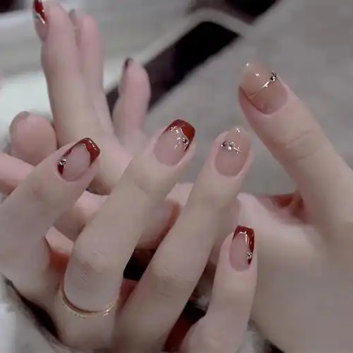 适合夏天的美甲,适合夏天做的美甲(谁做谁好看的冰透美甲来了)