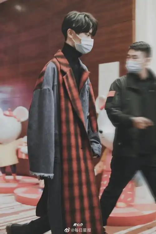 马嘉祺和风衣的适配度满分!有冬日氛围感男主的味道了__财经头条