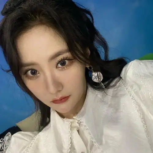 爱豆头像可二改王艺瑾赞评论更多