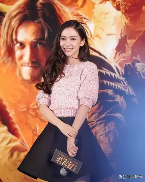 34岁的杨颖遭遇出道以来最大的风波,演艺事业一直以来一帆风顺,14岁以