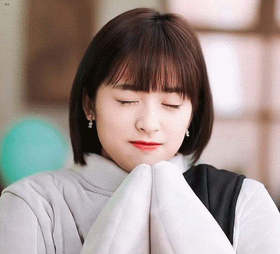 大家觉得沈月拍照好看的原因是什么?
