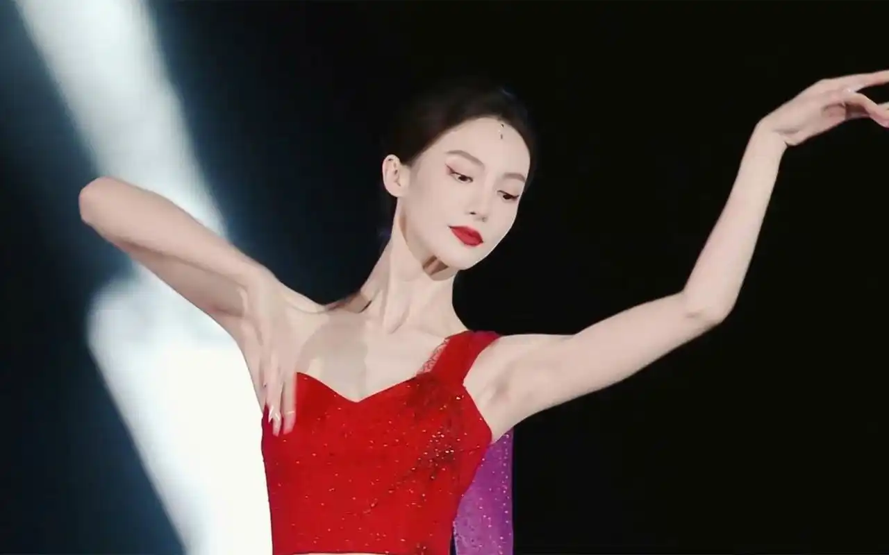 同样都是专业舞蹈出身,为何金晨跳舞被众人夸,孙莉却被嘲上热搜