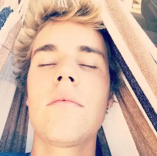 justinbieber# 你时珍小哥更新的一则ins