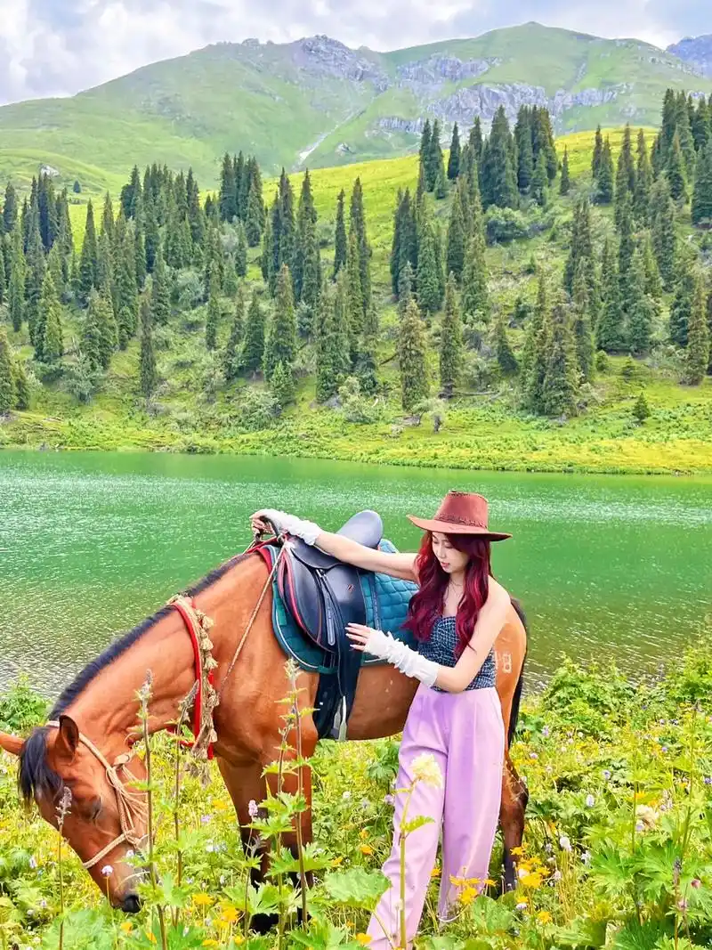 才发现花海的歌词 每句话结尾都是爱96#唐布拉仙女湖 #浪漫 - 抖音